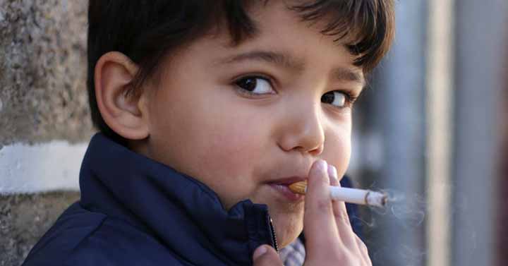 تدخين الاطفال