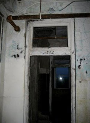 ما قصة الغرفة رقم 502؟,قصة لمحبى الرعب فقط,قصة المشفى التى عجت بالأشباح,قصة مرعبة جدا