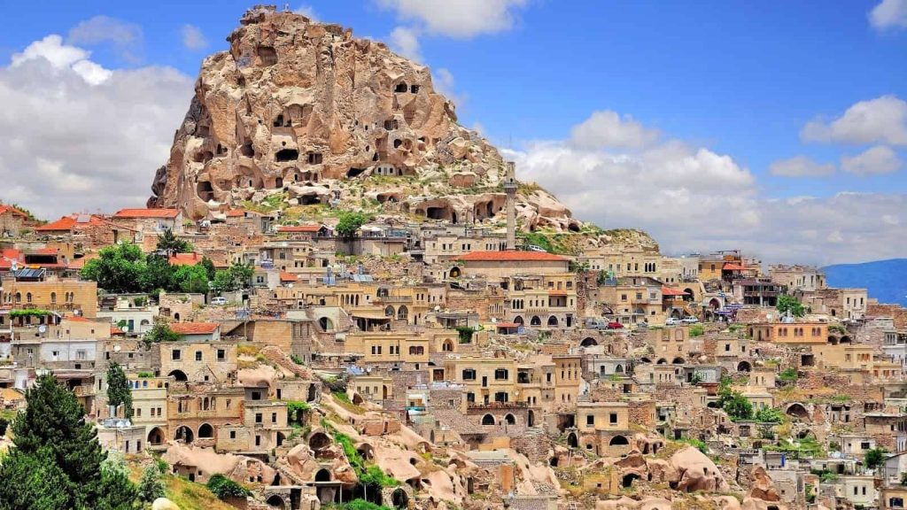 مدينة الفن الصخري كابادوكيا" تركيا " من أغرب الأماكن في العالم ..